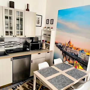 Apartman Margaret & Violet - Stylish Downtown In, Budapest